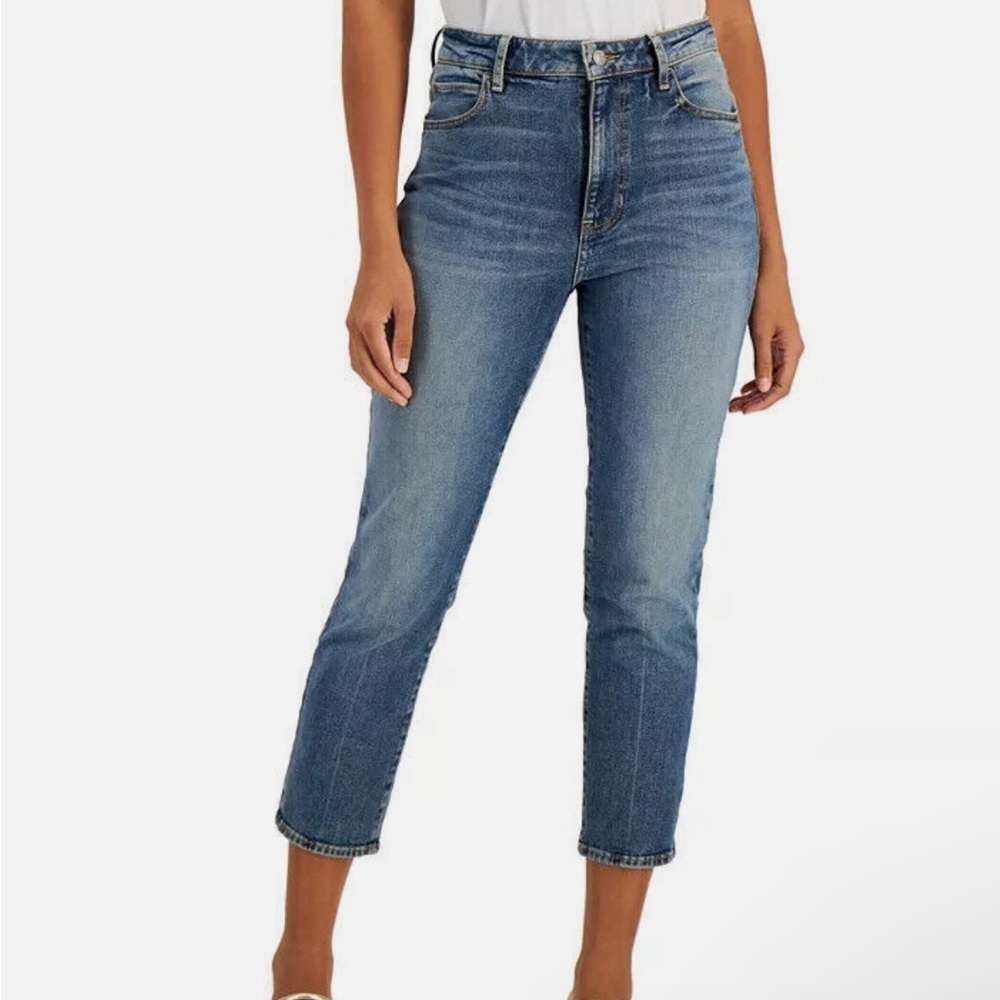 Guess Cropped Slim Straight Jeans Size 26